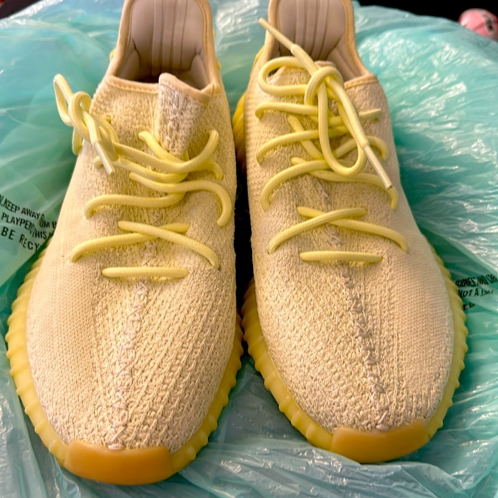 Yeezy men’s size 10 1/2